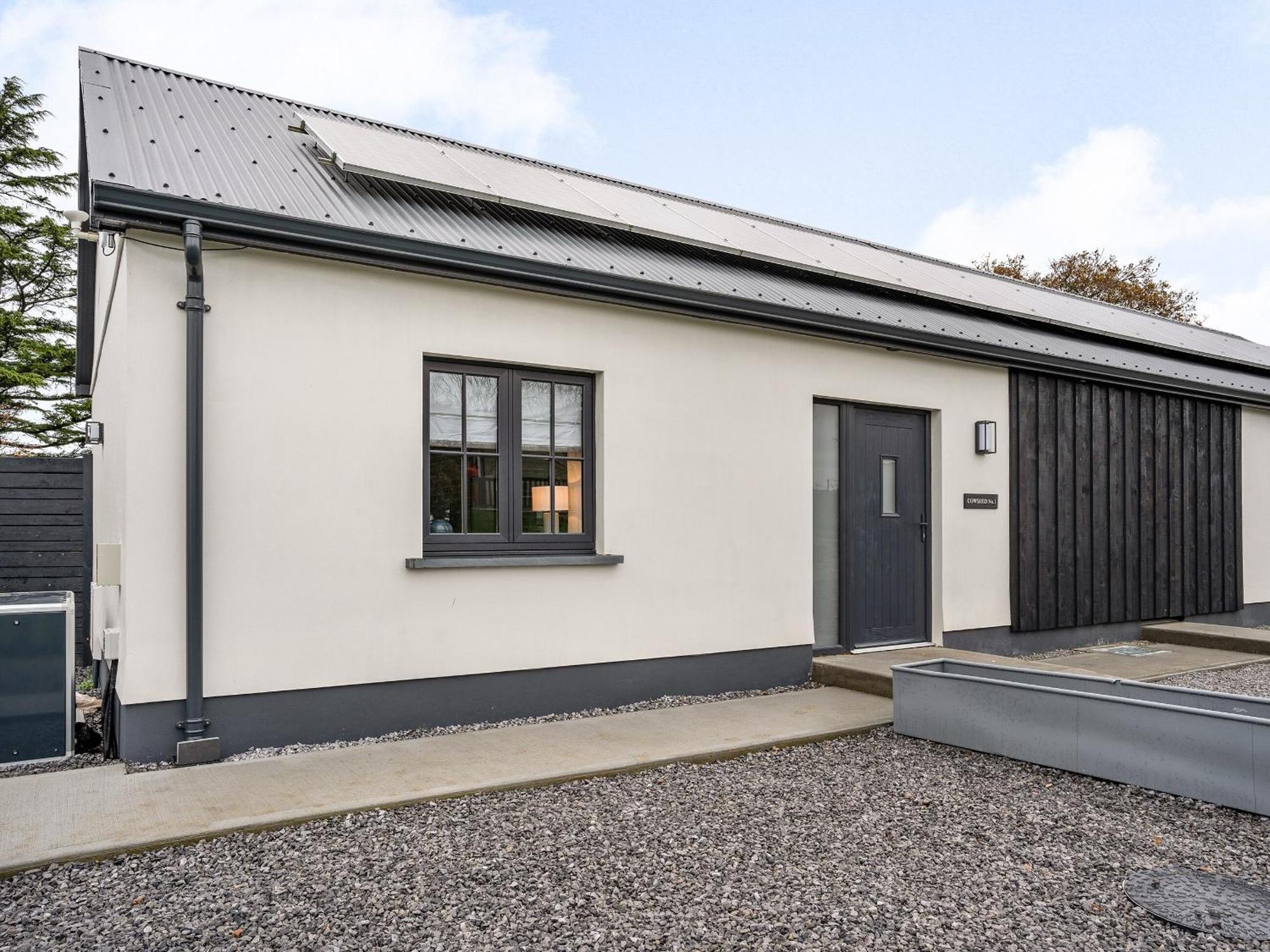 Cowshed 1 - Uk35456 Villa Whitland Exterior photo